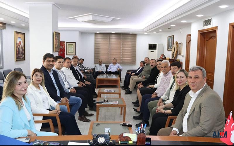 MHP Adana İl Başkanı Yusuf Kanlı; Milletvekilleri, MYK Üyeleri, Milletvekili Adayları ve tüm kadrolarla istişare toplantısında Cumhurbaşkanı Seçimi için yapılan çalışmaları istişare etti.